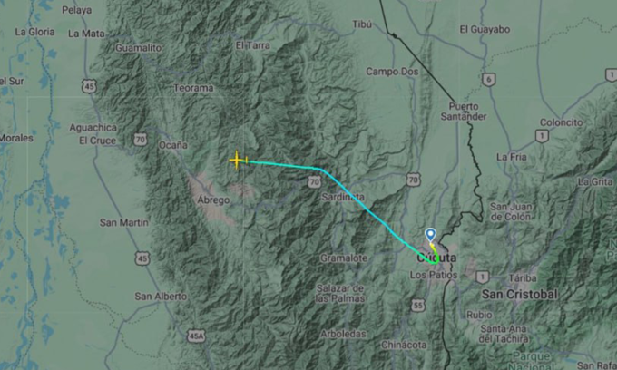 Hành trình của máy bay trước khi gặp nạn hôm 28/1. Đồ họa: FlightRadar24