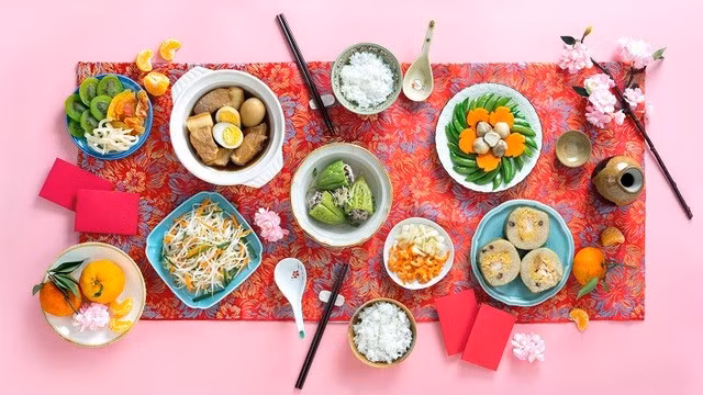 Tết là dịp để tận hưởng, không phải là "thử thách" cho sức khỏe.