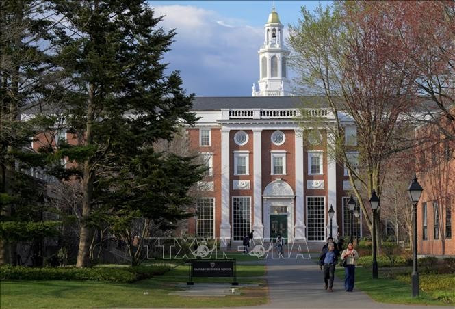 Đại học Harvard ở Cambridge, bang Massachusetts, Mỹ. Ảnh: REUTERS/TTXVN Đại học Harvard ở Cambridge, bang Massachusetts, Mỹ. Ảnh: REUTERS/TTXVN