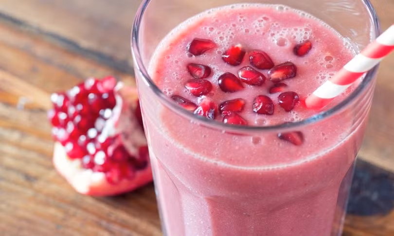 Uống nước ép hoặc lựu xay là cách bổ sung chất chống oxy hóa nhanh nhất.