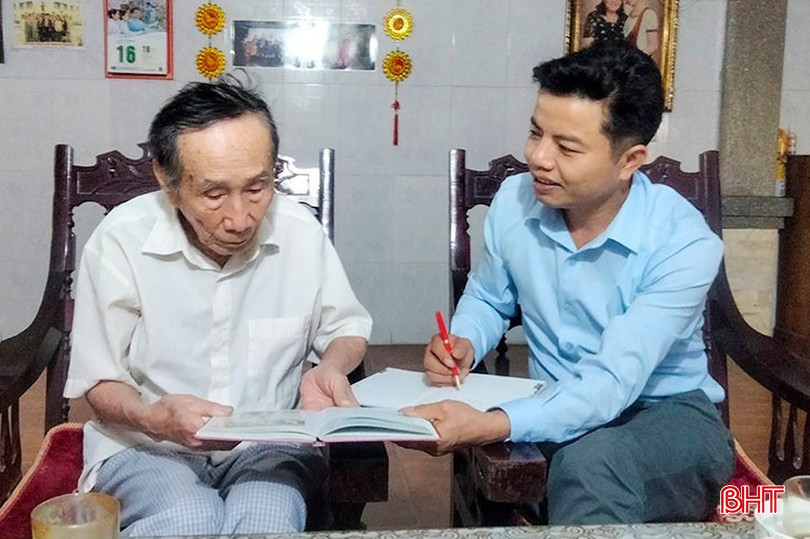 Ông Đặng Đình Chỉ - nguyên Phó Giám đốc Sở Y tế Hà Tĩnh trò chuyện với phóng viên. bqbht_br_a2.jpg