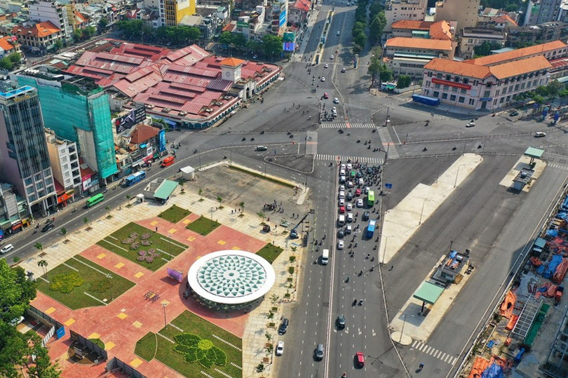 Điểm đầu tuyến đường sắt tốc độ cao trung tâm TP.HCM - Cần Giờ được đề xuất đặt ngay tại Bến Thành (Nguồn ảnh: Vietnamnet) a1-15.jpg