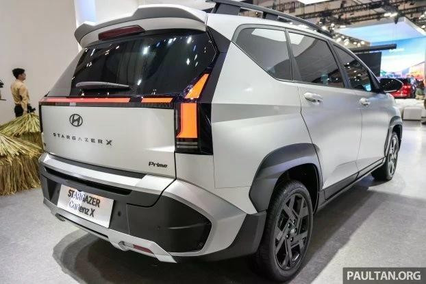 Dải đèn và cách sắp xếp thiết kế ở đuôi cũng được tinh chỉnh hiện đại hơn.