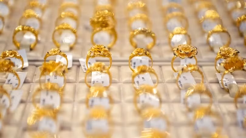 VGTA đề xuất áp dụng thuế suất nhập khẩu vàng nguyên liệu là 0% và ưu tiên tiếp theo ngoại tệ cho doanh nghiệp sản xuất dịch vụ xuất khẩu. (Ảnh: Vietnam+)