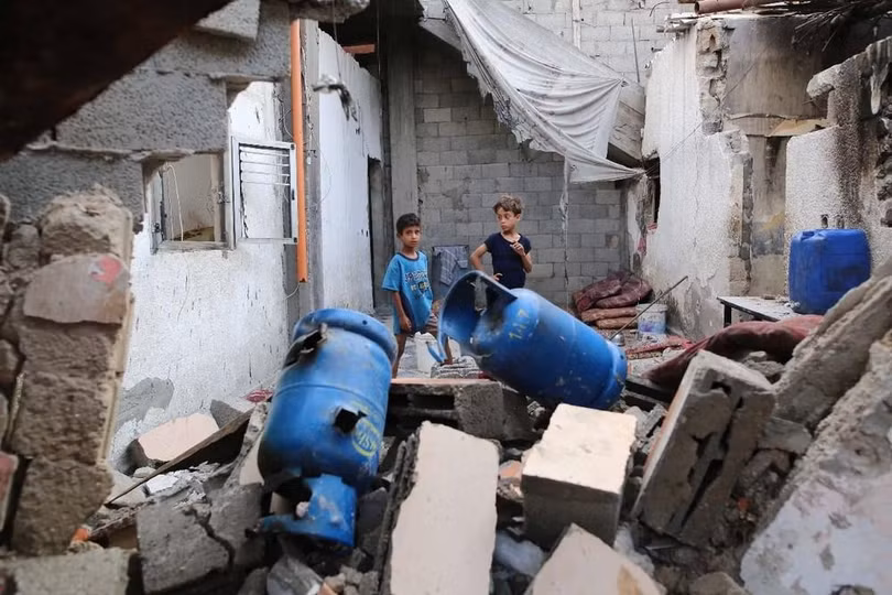 Cảnh đổ nát do xung đột Hamas-Israel tại trại tị nạn Al-Maghazi, Dải Gaza, ngày 15/7/2024. (Ảnh: THX/TTXVN)