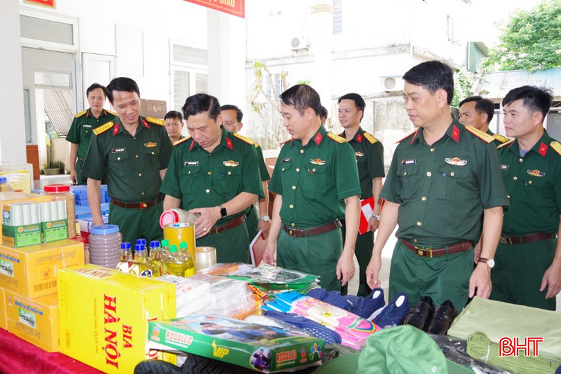 Ban Chỉ đạo 515 Quân khu 4 và Bộ CHQS tỉnh kiểm tra vật chất, nhu yếu phẩm... bqbht_br_5.jpg
