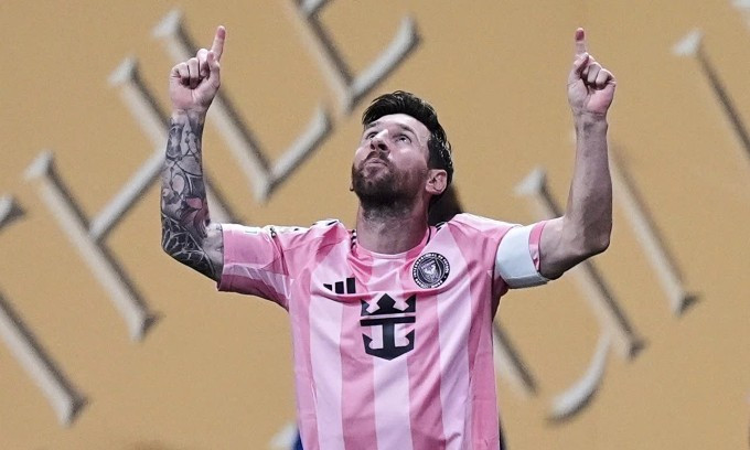 Messi sau bàn thắng vào lưới Porto trên sân Mercedes-Benz, thành phố Atlanta, bang Georgia, Mỹ, lượt hai bảng A FIFA Club World Cup ngày 19/6/2025. Ảnh: AP Messi sau bàn thắng vào lưới Porto trên sân Mercedes-Benz, thành phố Atlanta, bang Georgia, Mỹ, lượt hai bảng A FIFA Club World Cup ngày 19/6/2025. Ảnh: AP