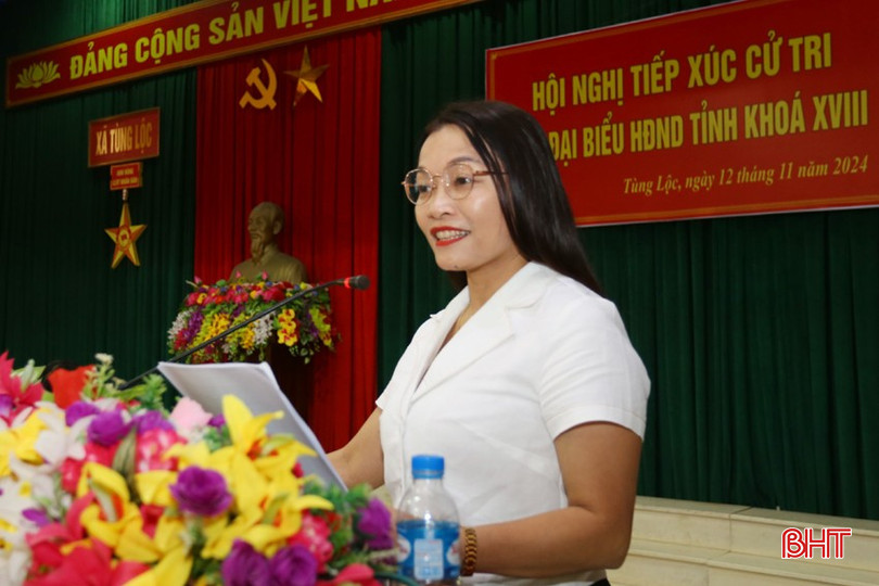 Phó Bí thư Đảng ủy Khối CCQ&DN tỉnh Nguyễn Thị Hà Tân - đại diện Tổ đại biểu HĐND tỉnh bầu tại Can Lộc báo cáo với cử tri tình hình KT-XH, QP-AN của tỉnh năm 2024. bqbht_br_img-5837.jpg