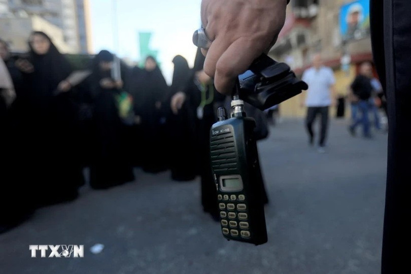Bộ đàm được sử dụng bởi thành viên lực lượng Hezbollah tại Beirut, Liban ngày 18/9. (Ảnh: THX/TTXVN) Bộ đàm được sử dụng bởi thành viên lực lượng Hezbollah tại Beirut, Liban ngày 18/9. (Ảnh: THX/TTXVN)