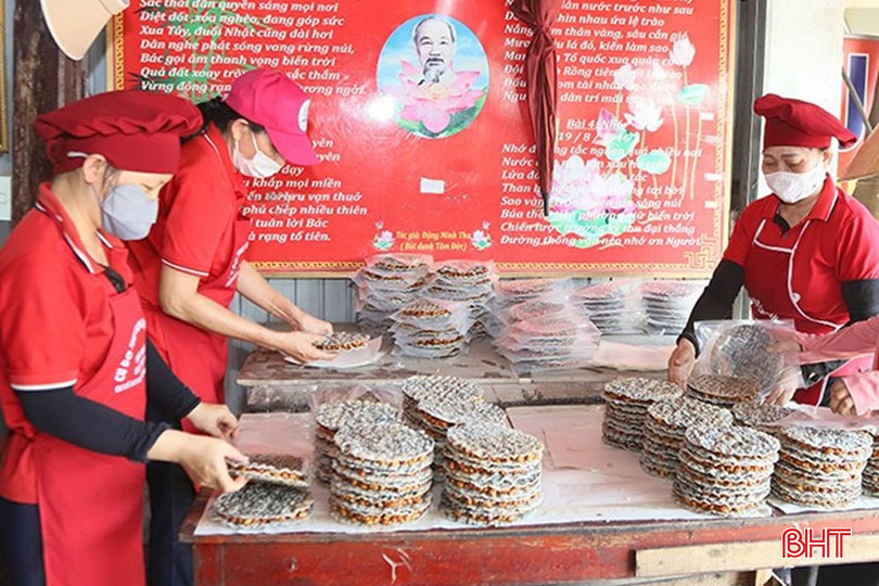 Kẹo cu đơ Thư Viện Đặng Thanh là thức quà được nhiều du khách lựa chọn khi về với Hà Tĩnh. bqbht_br_2.jpg