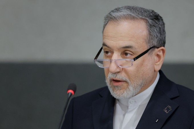 Ngoại trưởng Iran Abbas Araghchi tại Geneva ngày 17/2. Ảnh: Reuters