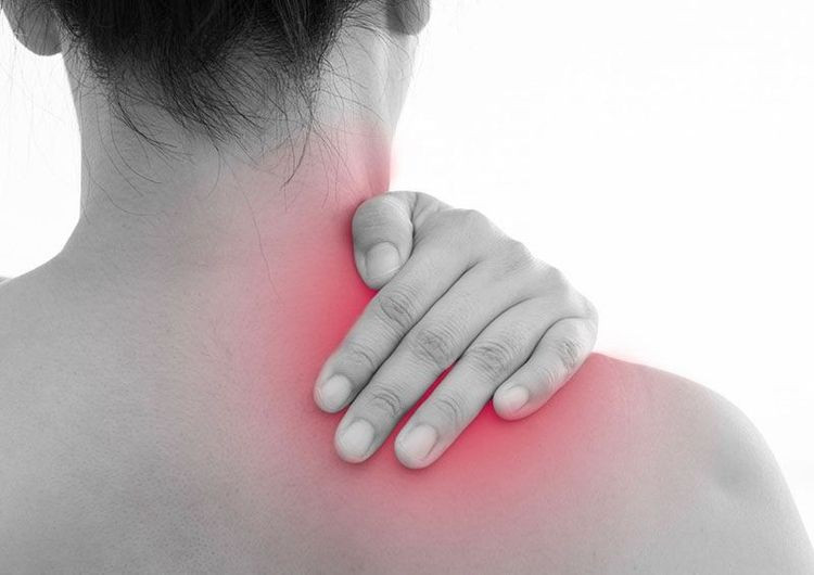 Sưng đỏ khớp vai có thể là biểu hiện của bệnh đau xương khớp mùa lạnh Sưng đỏ khớp vai có thể là biểu hiện của bệnh đau xương khớp mùa lạnh
