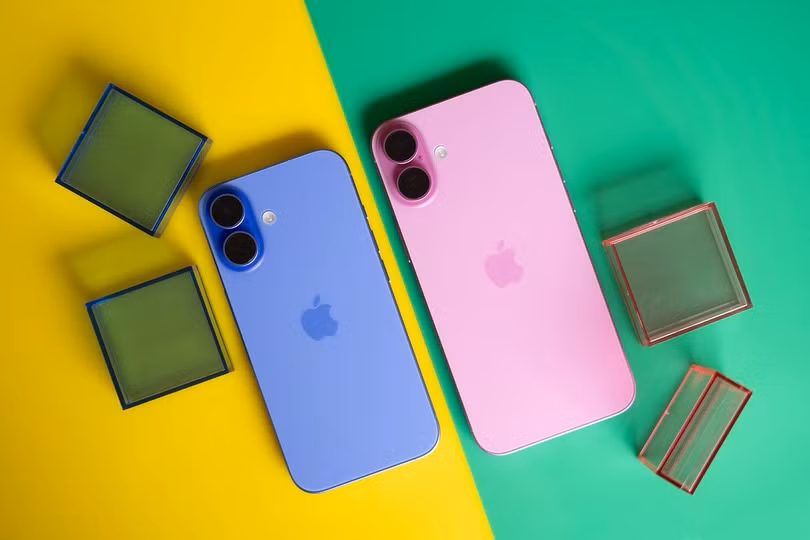 Mặt lưng của iPhone 16. Ảnh: The Verge.