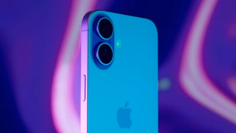 Mặt lưng của iPhone 16. Ảnh: CNET.