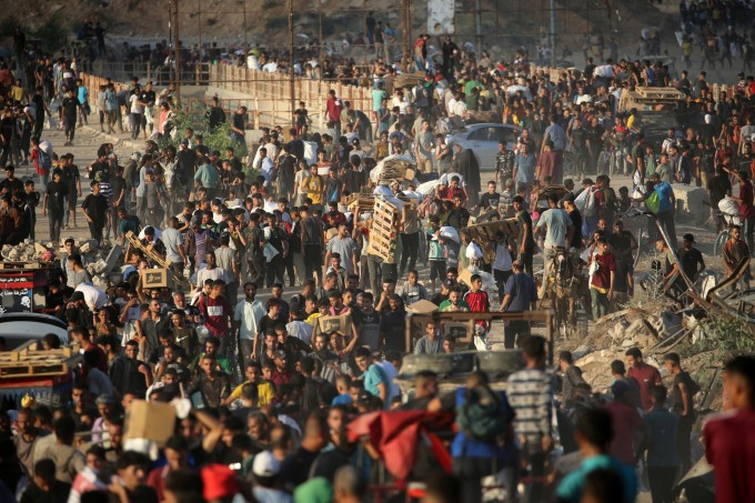 Đám đông người Palestine tập trung tại một điểm phân phối cứu trợ của GHF ở Gaza ngày 25/6. Ảnh: AFP Đám đông người Palestine tập trung tại một điểm phân phối cứu trợ của GHF ở Gaza ngày 25/6. Ảnh: AFP
