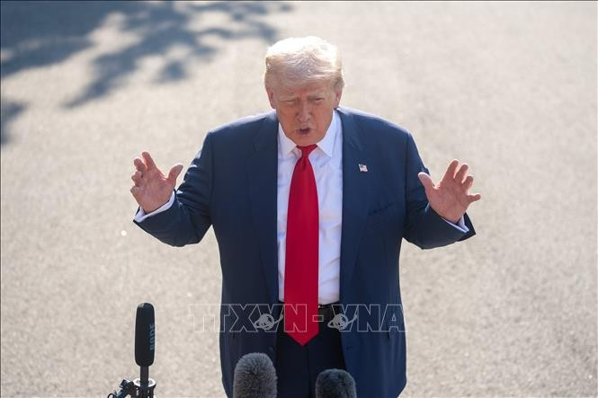 Tổng thống Mỹ Donald Trump phát biểu với báo giới tại Nhà Trắng ngày 25/7/2025. Ảnh: THX/TTXVN