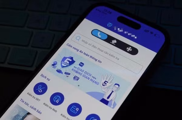 Sử dụng web tra cứu số điện thoại lừa đảo