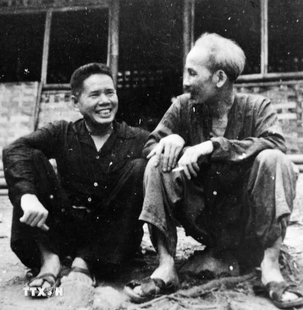 Chủ tịch Hồ Chí Minh năm 1954. (Ảnh: TTXVN) bac-2.jpg