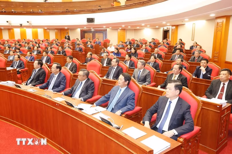 Các đại biểu dự phiên bế mạc Hội nghị Trung ương lần thứ 10, khóa XIII. (Ảnh: Trí Dũng/TTXVN)