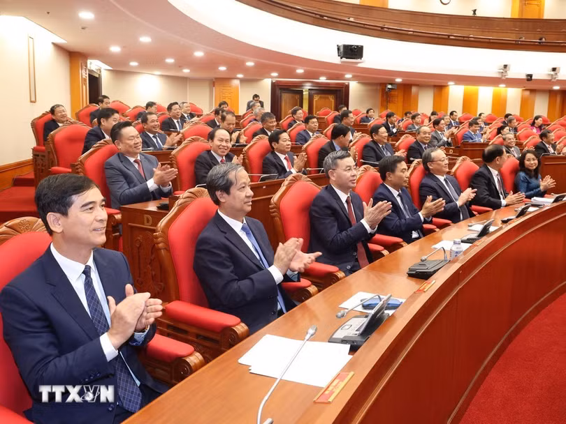 Các đại biểu dự phiên bế mạc Hội nghị Trung ương lần thứ 10, khóa XIII. (Ảnh: Trí Dũng/TTXVN)