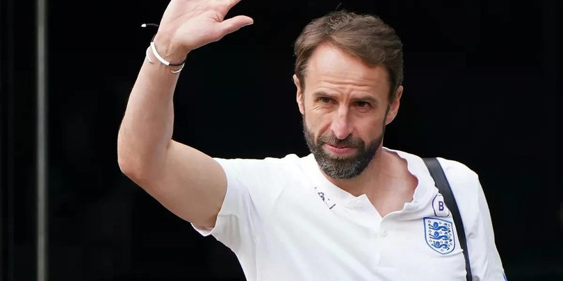 Gareth Southgate tuyên bố nghỉ ngơi ít nhất 1 năm sau khi chia tay tuyển Anh sau Euro 2024. Southgate từng được Ineos chú ý. Dù vậy, việc bổ nhiệm Southgate sẽ khó lòng làm hài lòng các CĐV tại Old Trafford.