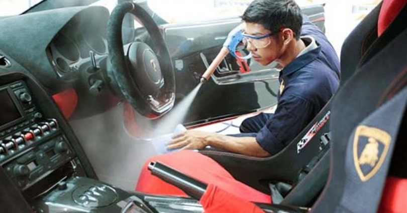 Việc chở thú cưng hoặc hút thuốc trong xe cũng là nguyên nhân phổ biến gây mùi, song thường bị người dùng xem nhẹ