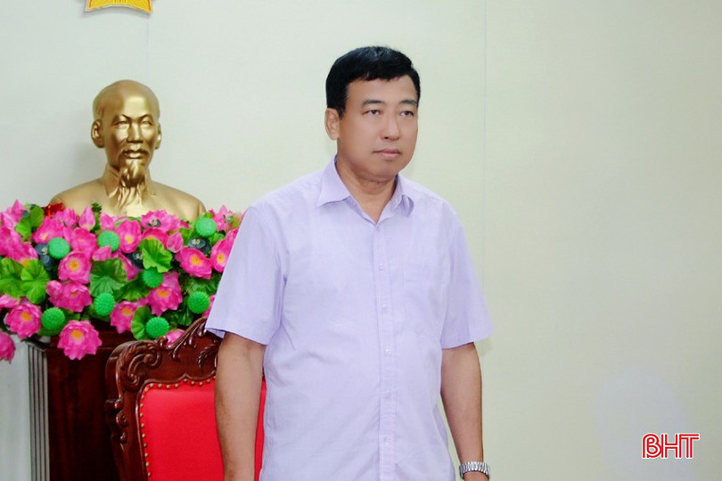 Phó Chủ tịch Thường trực HĐND tỉnh Trần Tú Anh phát biểu tại cuộc họp. bqbht_br_2.jpg