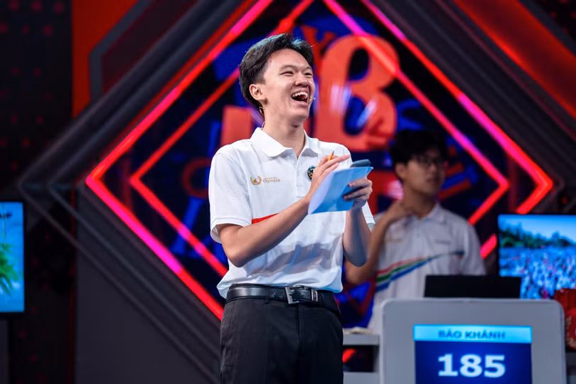 Thanh Tùng chọn gói 3 câu hỏi 20 điểm.