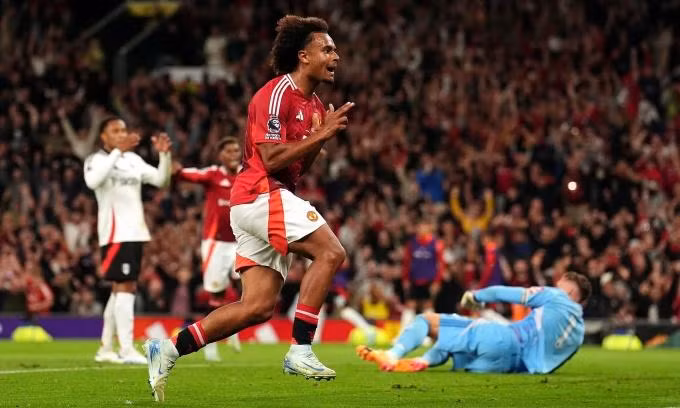 Joshua Zirkzee mừng bàn duy nhất giúp Man Utd thắng Fulham trên sân Old Trafford, thành phố Manchester, vòng 1 Ngoại hạng Anh tối 16/8/2024. Ảnh: PA