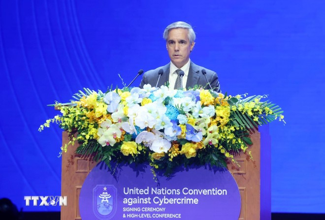 Ông John Brandolino, đại diện Cơ quan Phòng chống Ma túy và Tội phạm của Liên hợp quốc (UNODC) phát biểu. (Ảnh: Phạm Kiên/TTXVN) Ông John Brandolino, đại diện Cơ quan Phòng chống Ma túy và Tội phạm của Liên hợp quốc (UNODC) phát biểu. (Ảnh: Phạm Kiên/TTXVN)
