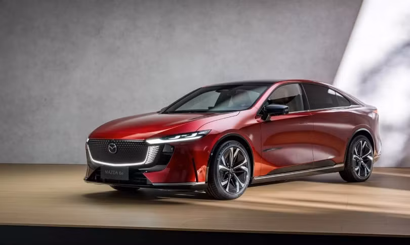 Xe Mazda CX-6e 2026