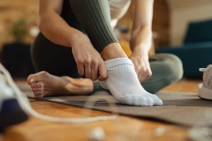 Giữ ấm chân giúp dưỡng thận tốt hơn.