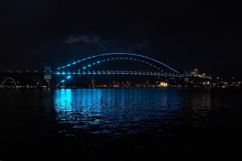 Trong thông điệp năm mới, Thủ tướng Anthony Albanese khẳng định các biện pháp này nhằm bảo đảm an toàn công cộng. “Bondi cũng cho chúng ta thấy những giá trị tốt đẹp nhất của tinh thần Australia - lòng dũng cảm và sự trắc ẩn”, ông nhấn mạnh. Ảnh: ABC News.