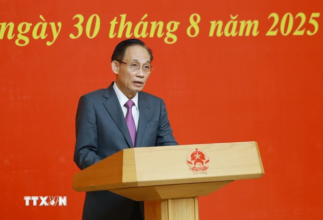 Quyền Bộ trưởng Bộ Ngoại giao Lê Hoài Trung phát biểu nhận nhiệm vụ. (Ảnh: Dương Giang/TTXVN) Quyền Bộ trưởng Bộ Ngoại giao Lê Hoài Trung phát biểu nhận nhiệm vụ. (Ảnh: Dương Giang/TTXVN)