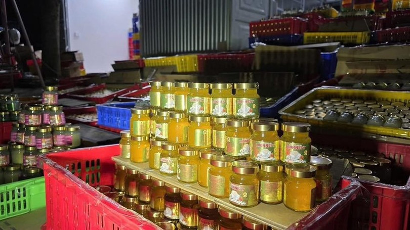 Sản phẩm yến chưng giả bị thu giữ. (Nguồn: Bộ Công an) yen-gia.jpg