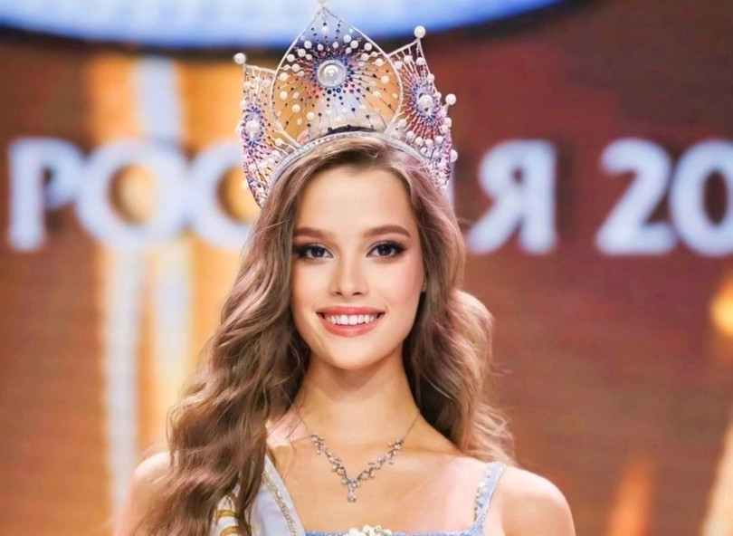 Trên mạng xã hội, các diễn đàn nhan sắc, nhiều khán giả nhận xét tân hoa hậu mang vẻ đẹp &quot;búp bê&quot;, &quot;thiên thần&quot;, gương mặt trong sáng.