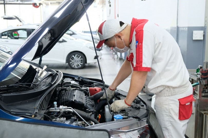 Bảo dưỡng xe ô tô định kỳ là điều cần thiết để đảm bảo độ bền và an toàn khi sử dụng Bảo dưỡng xe ô tô định kỳ là điều cần thiết để đảm bảo độ bền và an toàn khi sử dụng