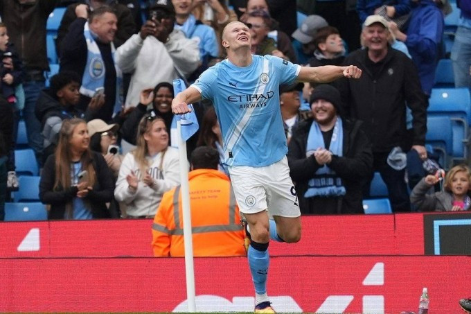 Haaland mừng bàn trong trận Man City thắng Burnley ở vòng 6 Ngoại hạng Anh tối 27/9. Ảnh: PA Haaland mừng bàn trong trận Man City thắng Burnley ở vòng 6 Ngoại hạng Anh tối 27/9. Ảnh: PA