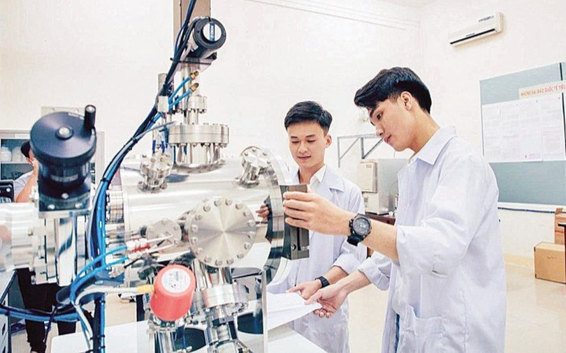 Khách hàng vay vốn đến 500 triệu đồng/người học thì không phải thực hiện bảo đảm thực hiện nghĩa vụ trả tiền vay. Ảnh minh họa cn-1756509234955941293703-0-0-450-720-crop-17565092392161400156300.jpg