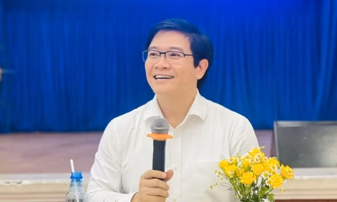 Vụ trưởng Thái Văn Tài phát biểu tại buổi làm việc với Sở Giáo dục và Đào tạo TP HCM, chiều 3/4. Ảnh: Yến Hoa