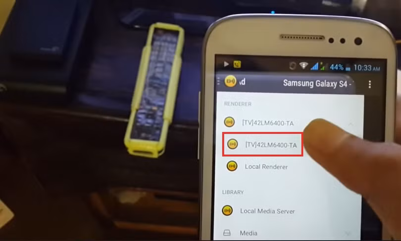 Chọn tivi bạn muốn kết nối khi danh sách thiết bị khả dụng xuất hiện