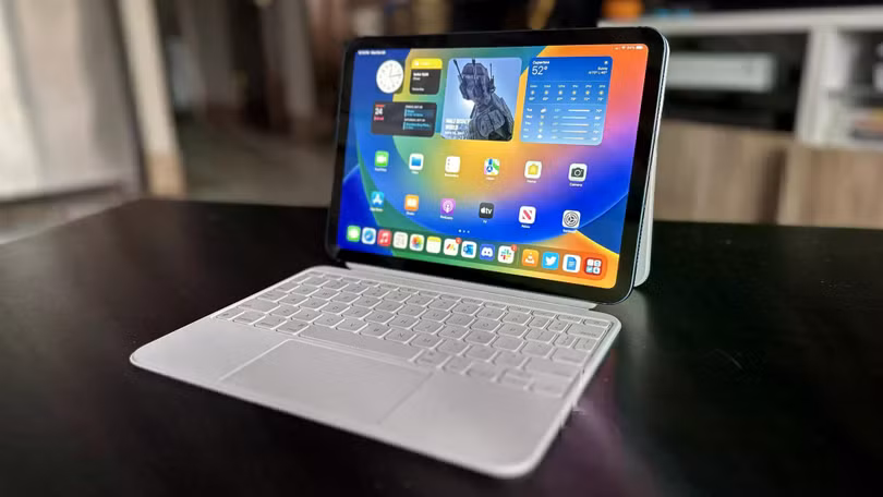 iPad thế hệ 10. Ảnh: CNN.