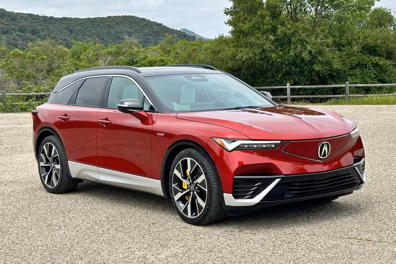 Acura ZDX là mẫu xe thuần điện đầu tiên trong danh mục sản phẩm của thương hiệu xe sang đến từ Honda. Tuy nhiên, chiếc xe được phát triển từ mẫu Chevrolet Blazer EV. Mặc dù thời gian có mặt trên thị trường ngắn hơn thế hệ đầu tiên, Acura ZDX thế hệ thứ hai đã bán được gần 19.400 chiếc trong năm 2024 - 2025.