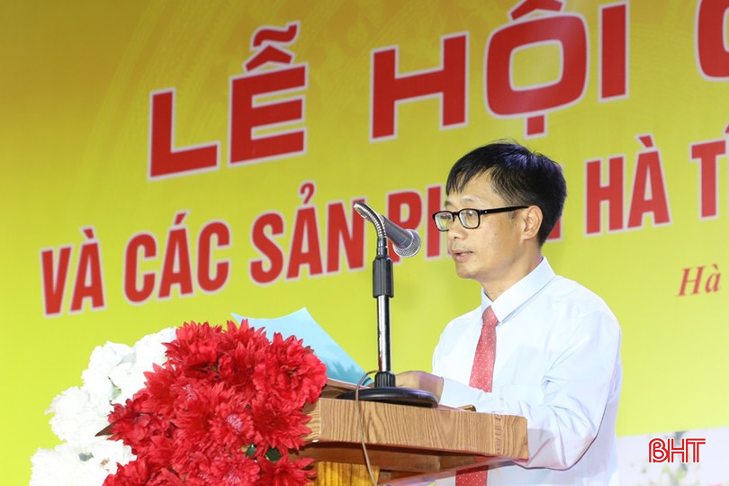Phó Giám đốc Sở Công thương Võ Tá Nghĩa phát biểu tại lễ khai mạc. bqbht_br_img-0080.jpg