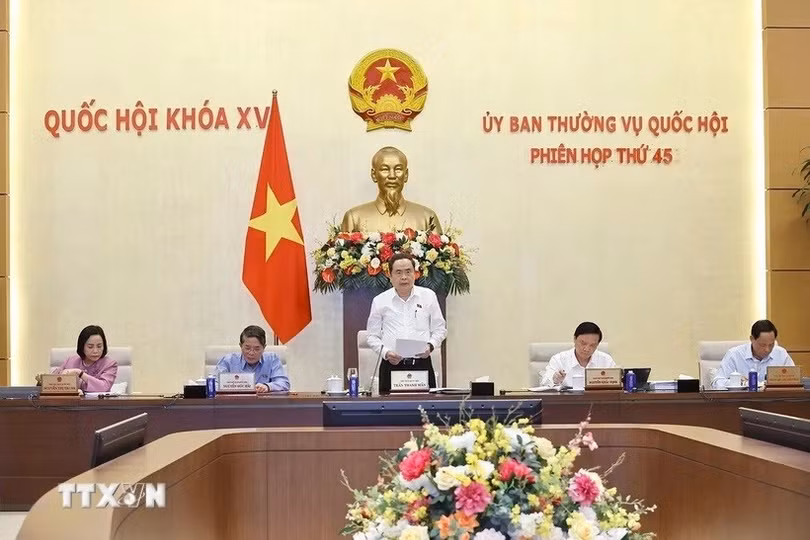 uy-ban-thuong-vu-quoc-hoi-2.jpg