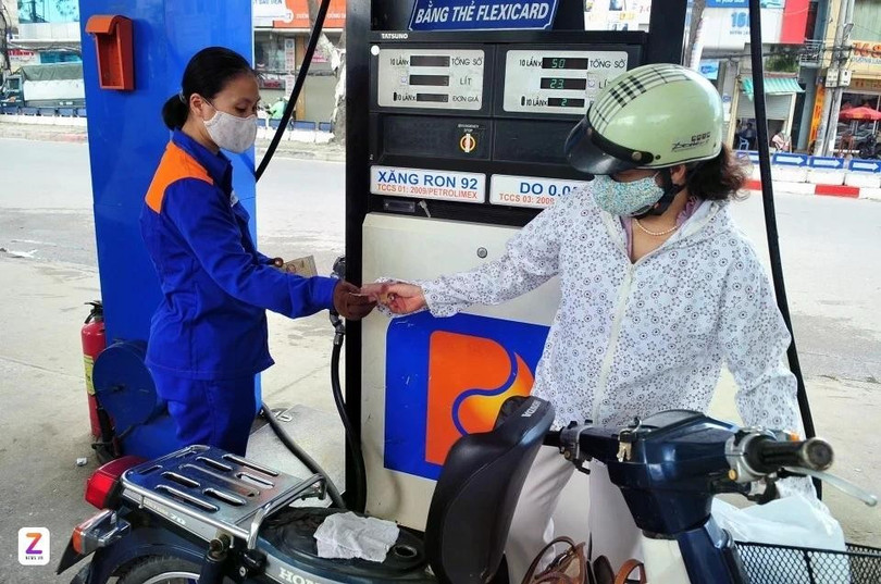 Xăng RON 95 được bán với giá 20.150 đồng/lít. Ảnh: Việt Linh.