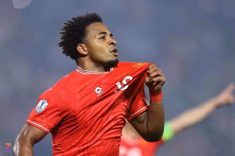 Sự góp mặt của Xuân Son mang tới cho Việt Nam cơn mưa bàn thắng. Ảnh: Anh Tiến.