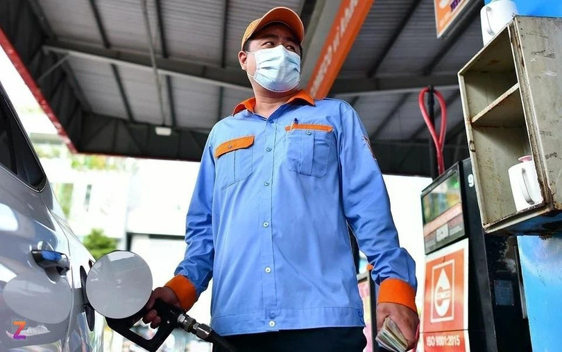 Xăng RON 95 được bán với giá 19.580 đồng/lít. Ảnh: Phạm Ngôn. Xăng RON 95 được bán với giá 19.580 đồng/lít. Ảnh: Phạm Ngôn.