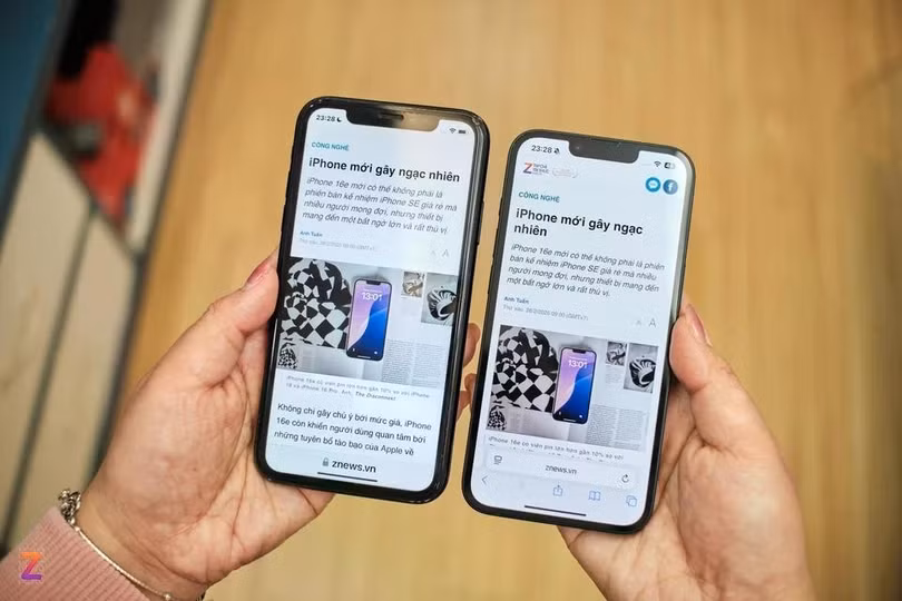 iPhone XR (trái), cùng iPhone XS và XS Max sắp bị bỏ lại trong danh sách sản phẩm có thể nâng cấp iOS 19. Ảnh: Nhật Minh.