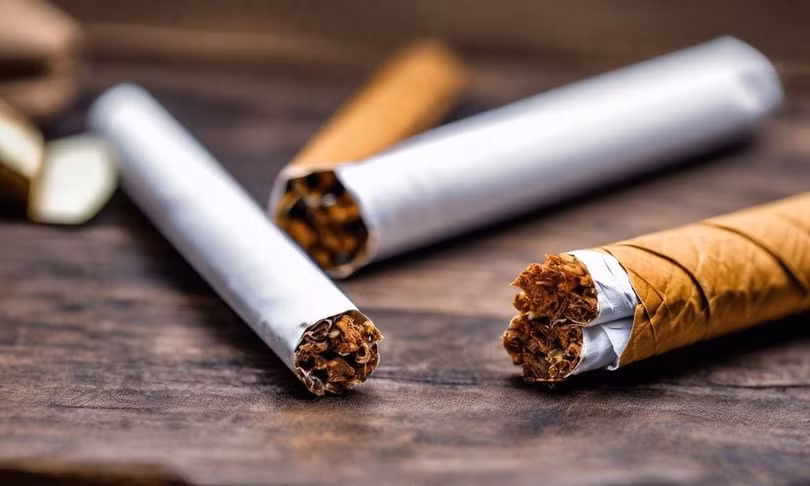 Nguy cơ mắc bệnh cao hơn đối với người hút thuốc và thấp hơn đối với người không hút thuốc.